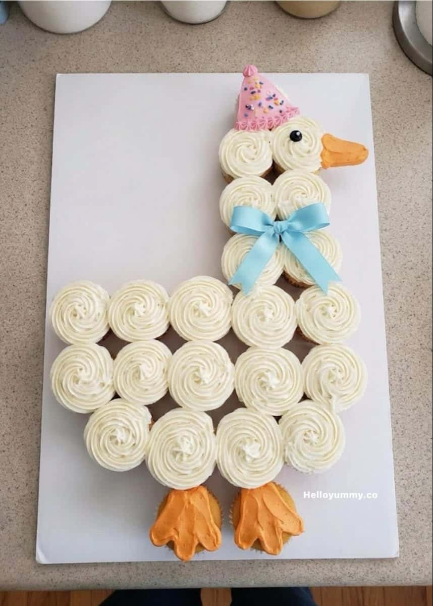 goose cupcake cake