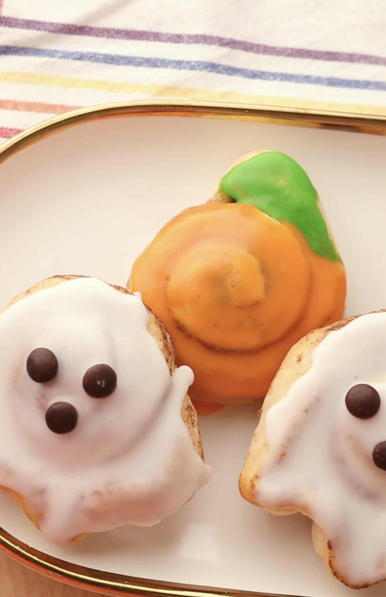 Halloween Cinnamon Rolls